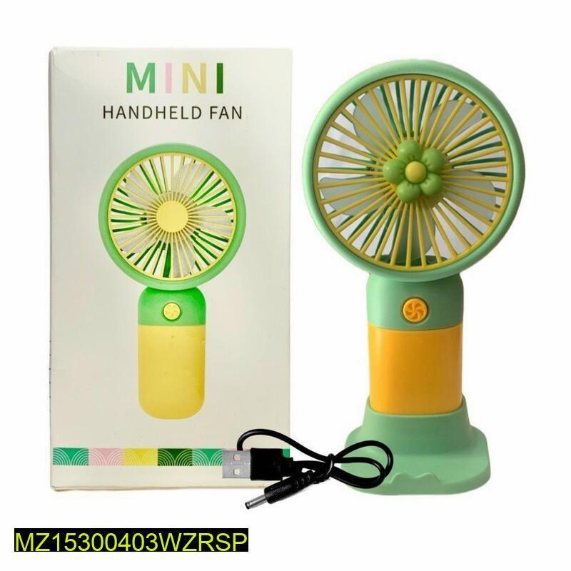 Modern Mini Fan – Compact Cooling with Adjustable Speeds